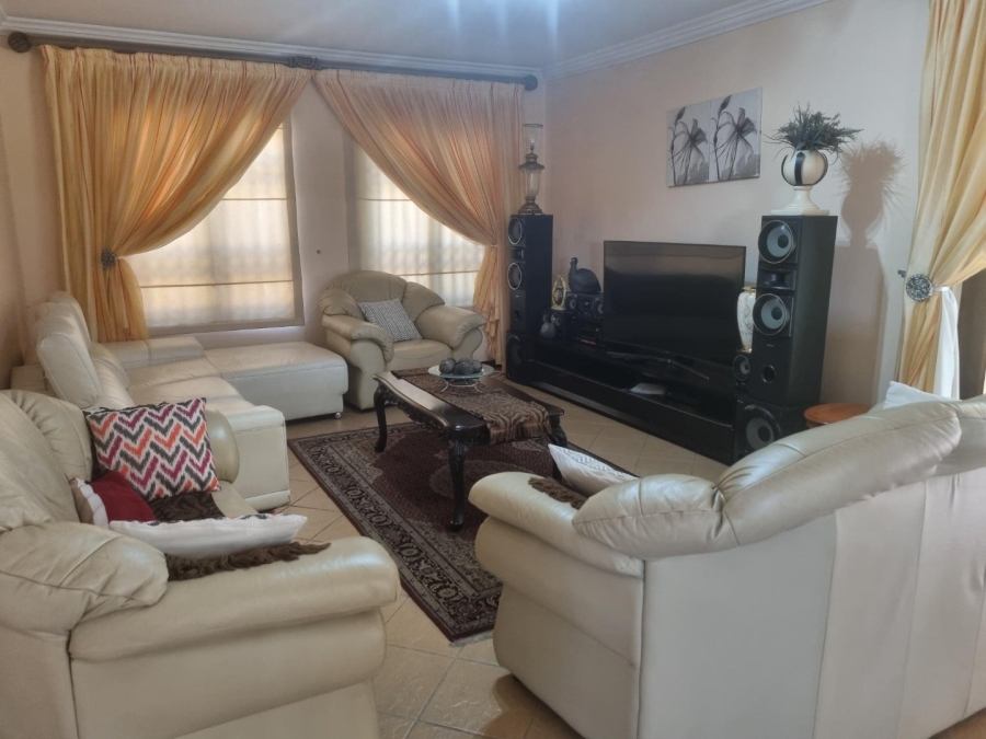 3 Bedroom Property for Sale in Melodie North West